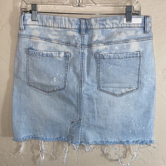 Blank NYC light wash jean skirt - Picture 2 of 5